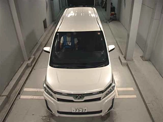 TOYOTA VOXY 2017