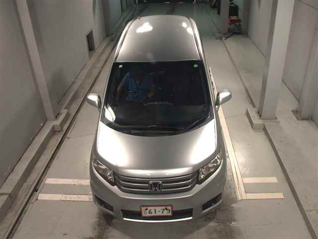 HONDA FREED 2010