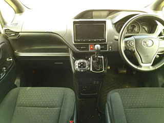 TOYOTA VOXY 2017