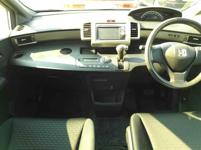 HONDA FREED 2010