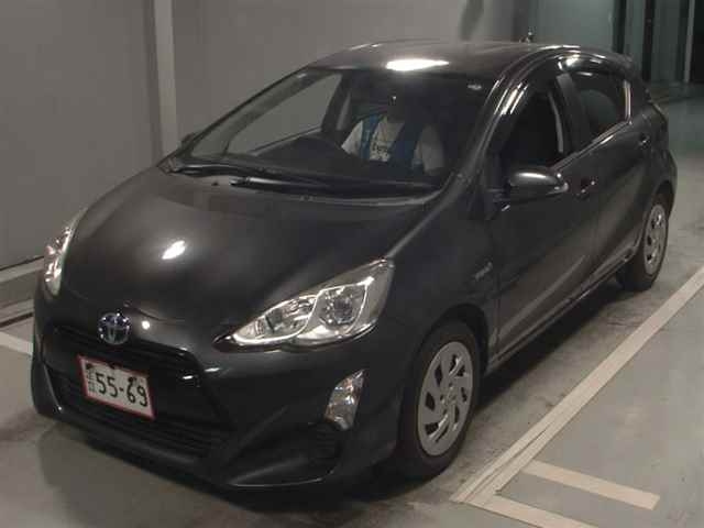 TOYOTA AQUA 2016
