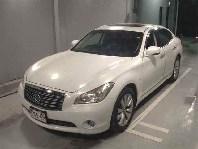 NISSAN FUGA 2010