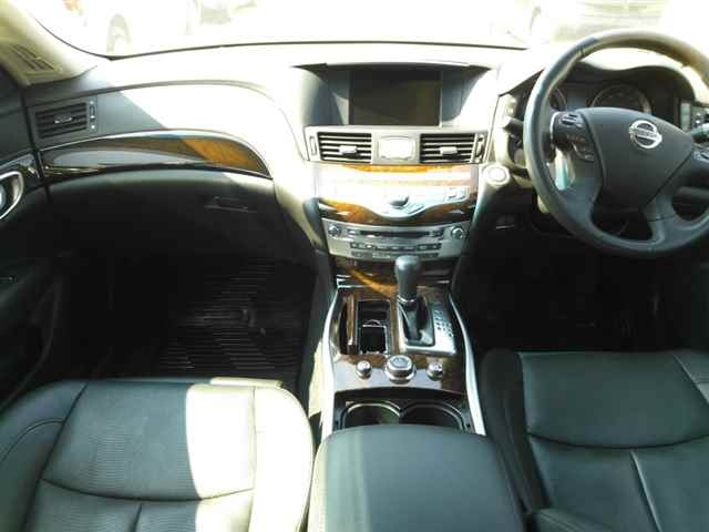 NISSAN FUGA 2010