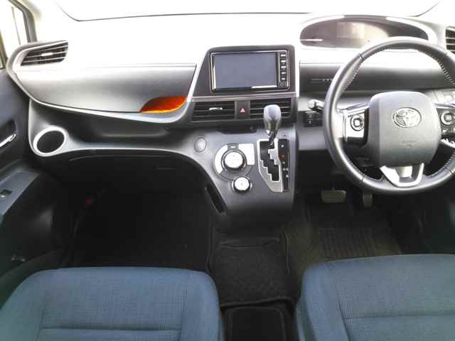 TOYOTA SIENTA 2016