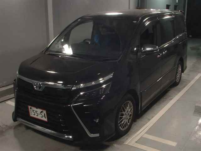 TOYOTA VOXY 2020