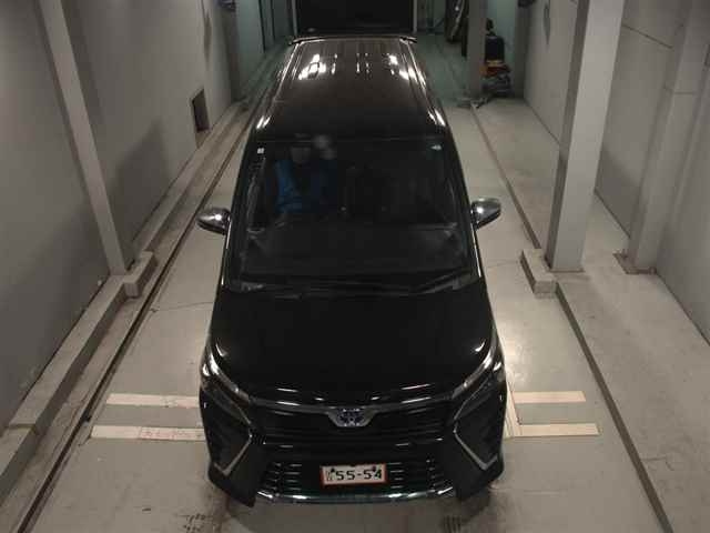 TOYOTA VOXY 2020