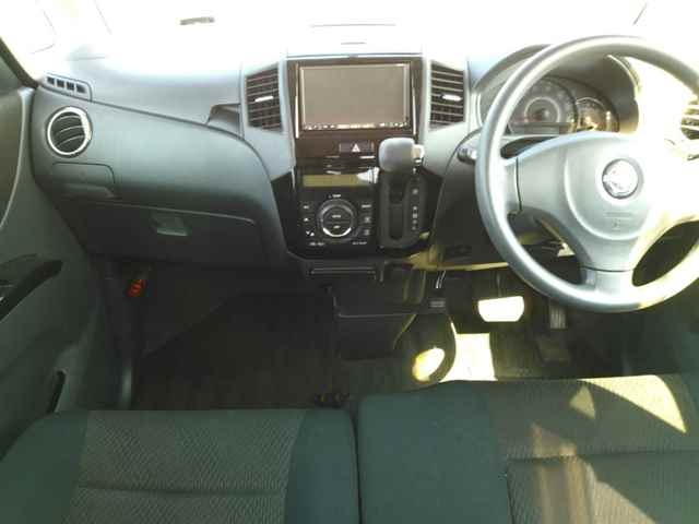 NISSAN ROOX 2010
