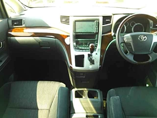 TOYOTA VELLFIRE 2010