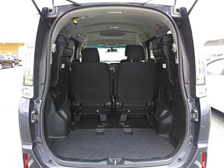 TOYOTA VOXY 2016