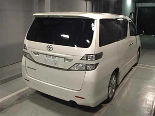 TOYOTA VELLFIRE 2010