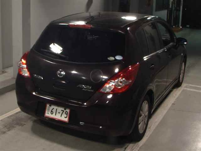 NISSAN TIIDA 2010