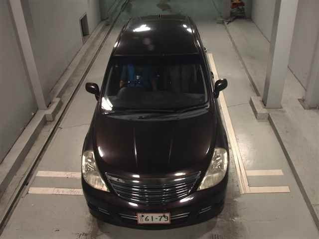 NISSAN TIIDA 2010