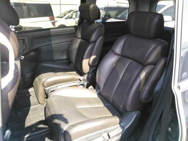 NISSAN ELGRAND 2010