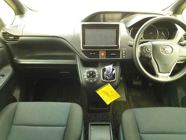 TOYOTA NOAH 2016