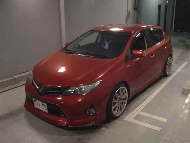 TOYOTA AURIS 2012