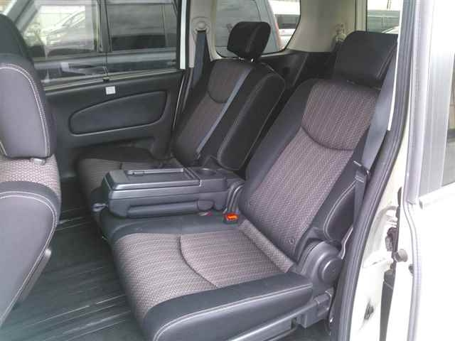 NISSAN SERENA 2015