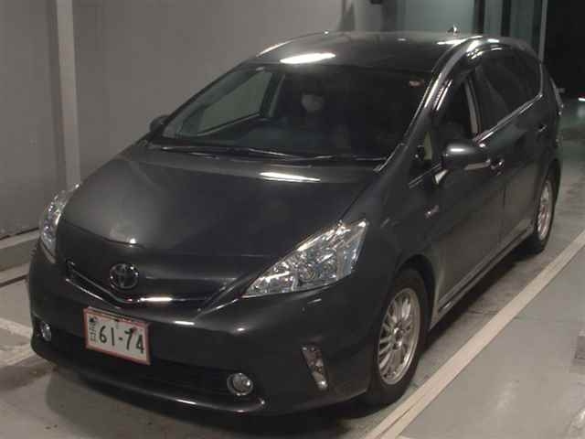 TOYOTA PRIUS ALPHA 2012