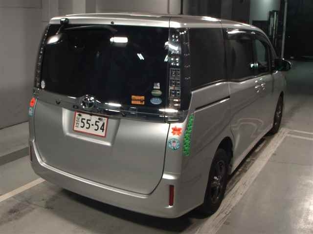 TOYOTA VOXY 2017