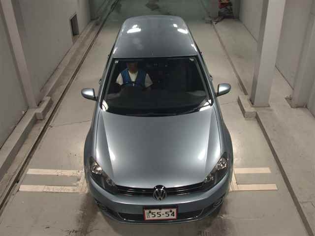 VOLKSWAGEN GOLF 2010