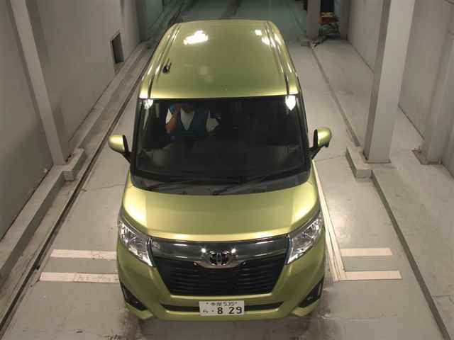 TOYOTA ROOMY 2017