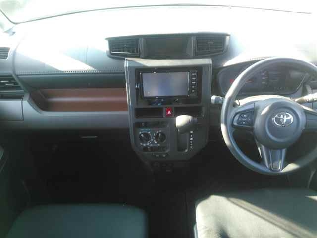 TOYOTA ROOMY 2017