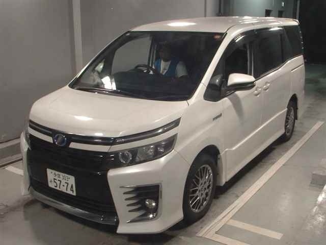 TOYOTA VOXY 2016
