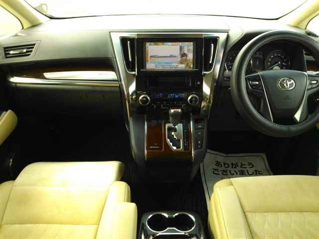 TOYOTA VELLFIRE 2015
