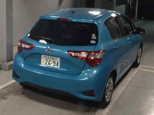 TOYOTA VITZ 2017
