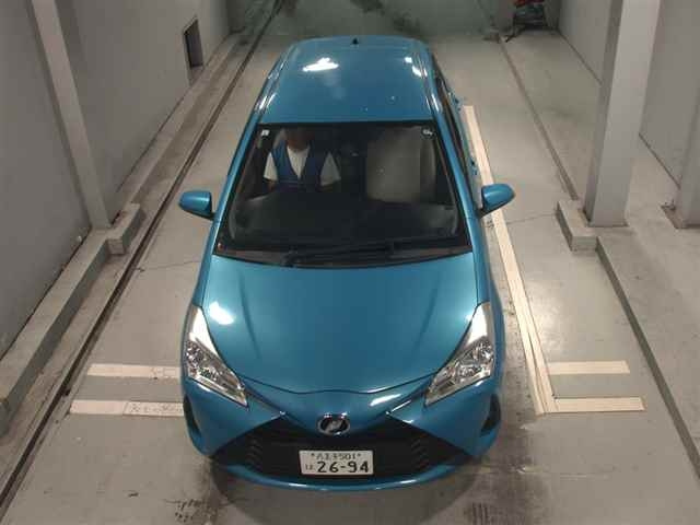 TOYOTA VITZ 2017