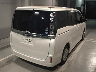 TOYOTA VOXY 2017