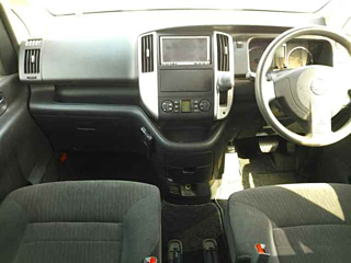 NISSAN SERENA 2010