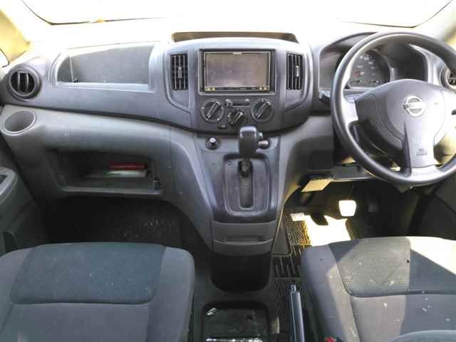 NISSAN NV200 2013