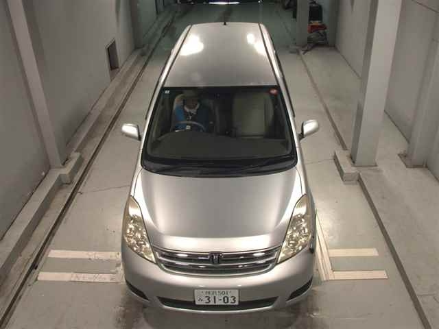TOYOTA ISIS 2010