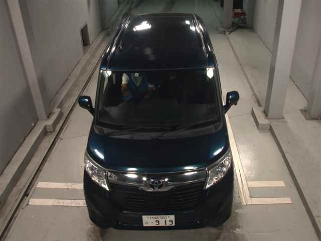 TOYOTA ROOMY 2019