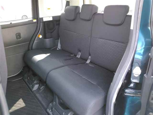 TOYOTA ROOMY 2019