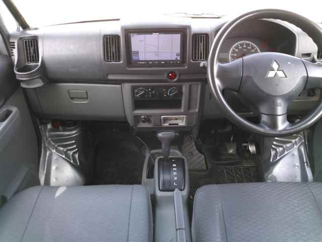 MITSUBISHI MINICAB VAN 2013