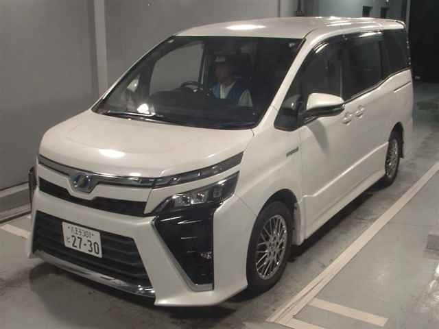 TOYOTA VOXY 2017