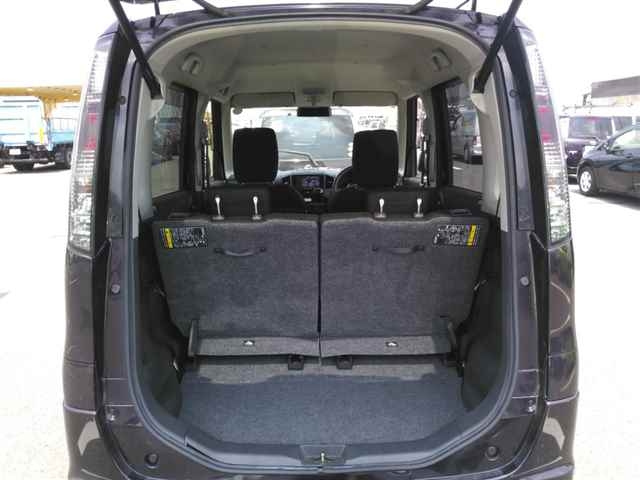 NISSAN ROOX 2013