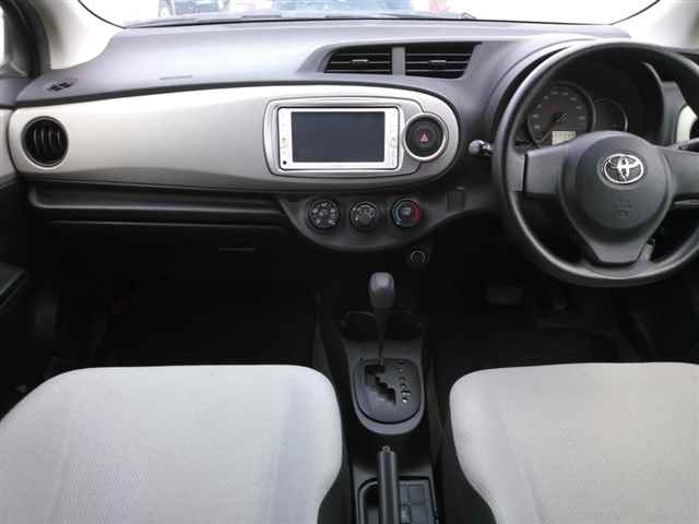 TOYOTA VITZ 2014