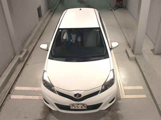 TOYOTA VITZ 2014