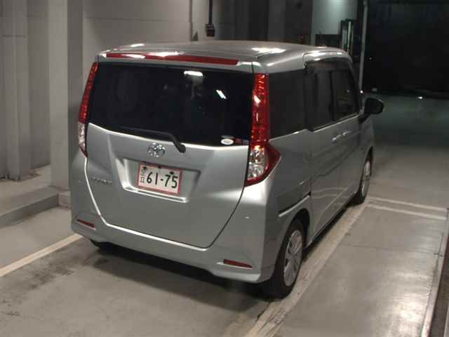 TOYOTA ROOMY 2022