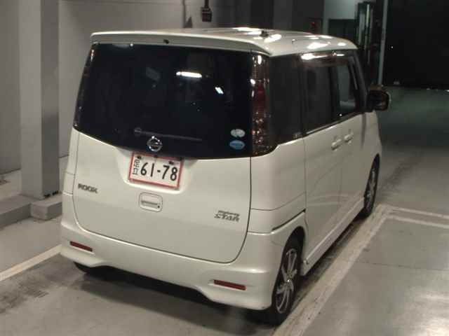 NISSAN ROOX 2010