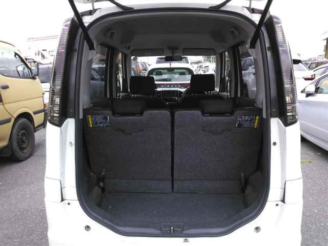 NISSAN ROOX 2010