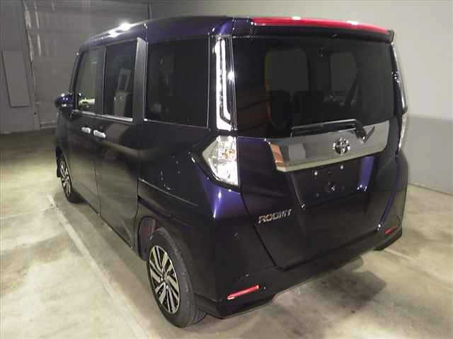 TOYOTA ROOMY 2022