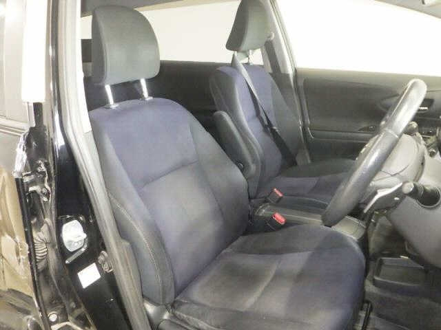 TOYOTA WISH 2013