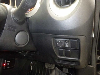 NISSAN JUKE 2012