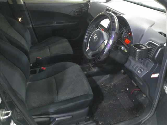 TOYOTA RACTIS 2012