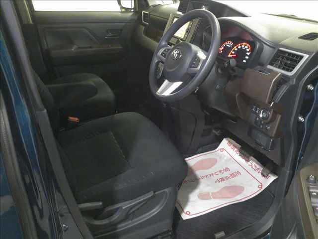 TOYOTA ROOMY 2017