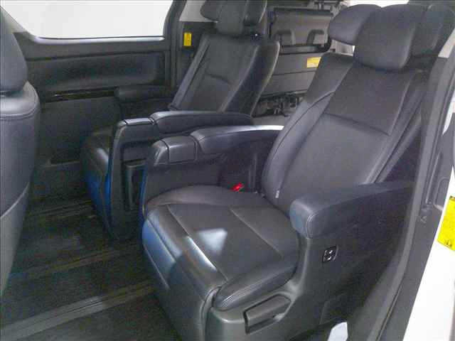 TOYOTA ALPHARD 2013