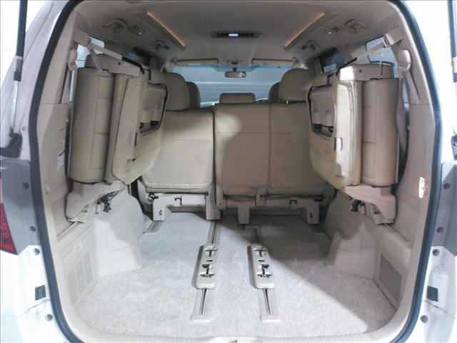 TOYOTA ALPHARD 2010